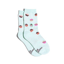 Load image into Gallery viewer, Kids Socks that Provide Meals (Blue Cupcakes)