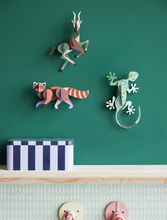 Load image into Gallery viewer, Gecko Wall Art (provides 5 meals)