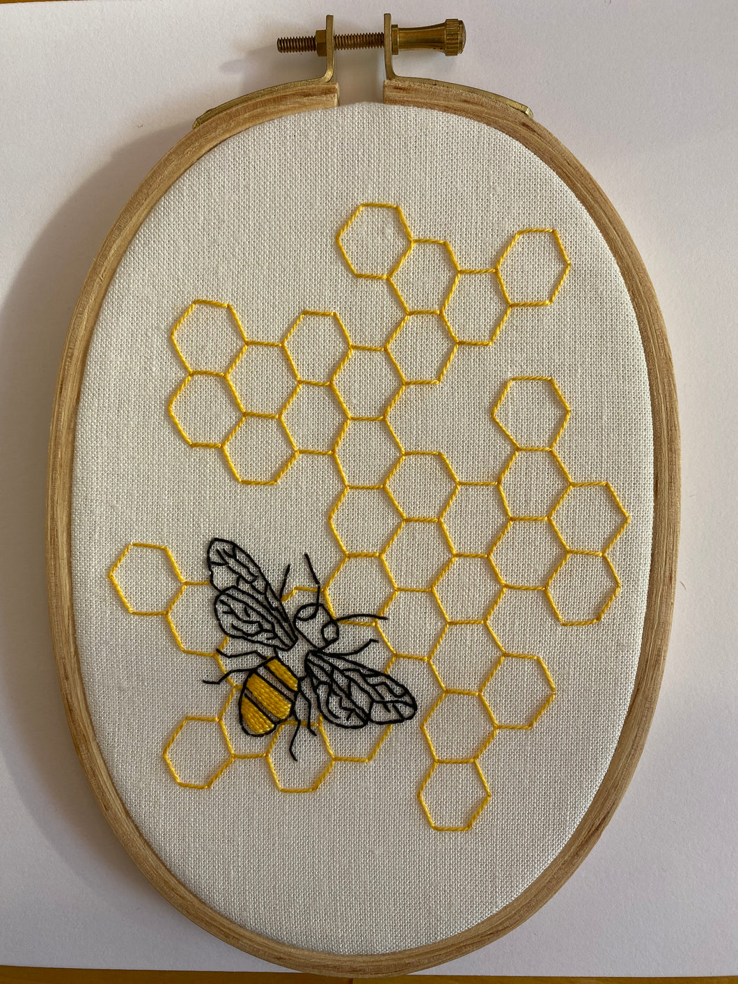 Product Image : Honeycomb Bee Embroidered Hoop 